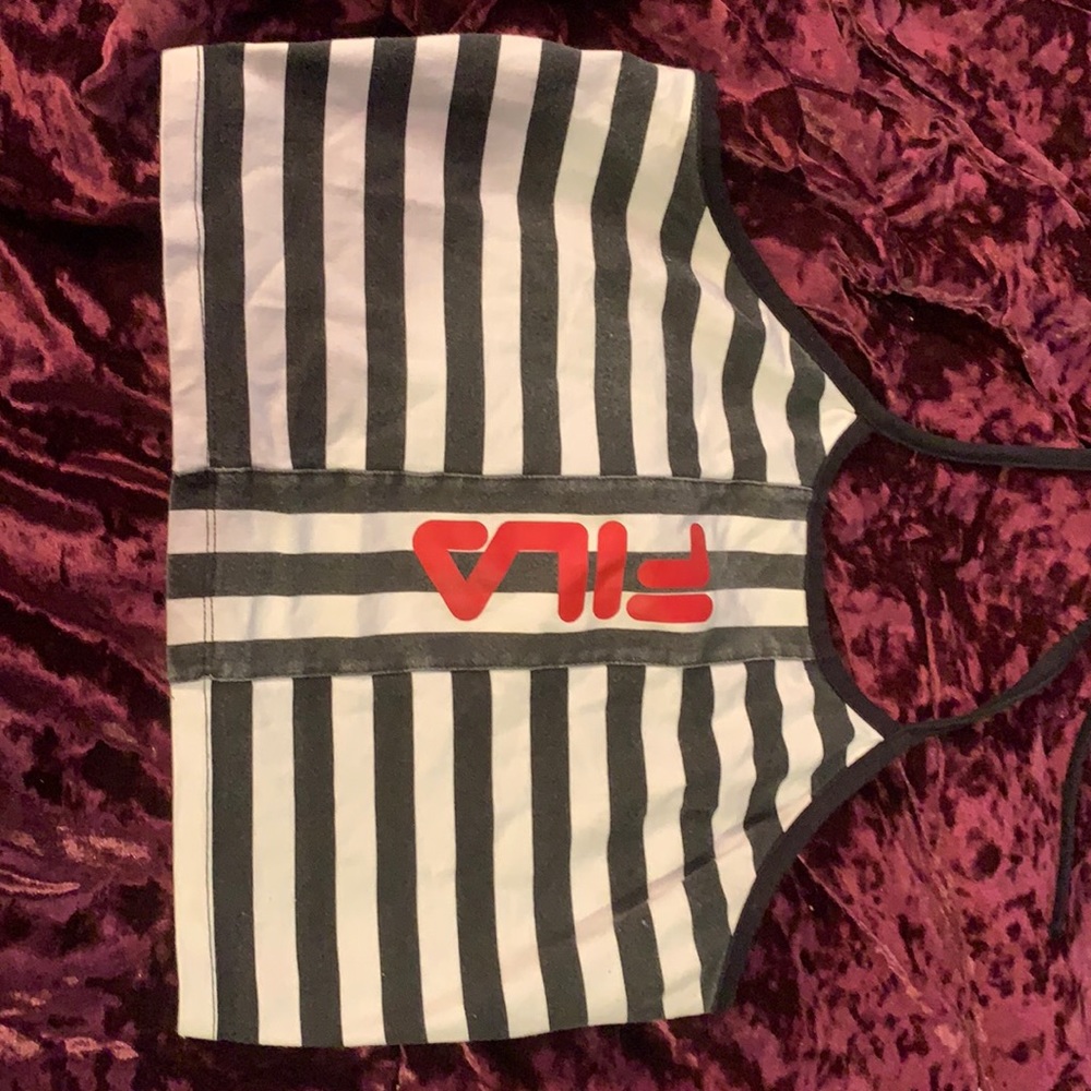 FILA top size Large